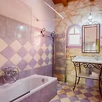 Faidra Villa *